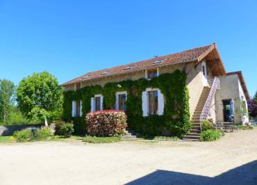 GITES DE FRANCE ALLIER Chambres d'hôtes Les Rodillons à DIOU 